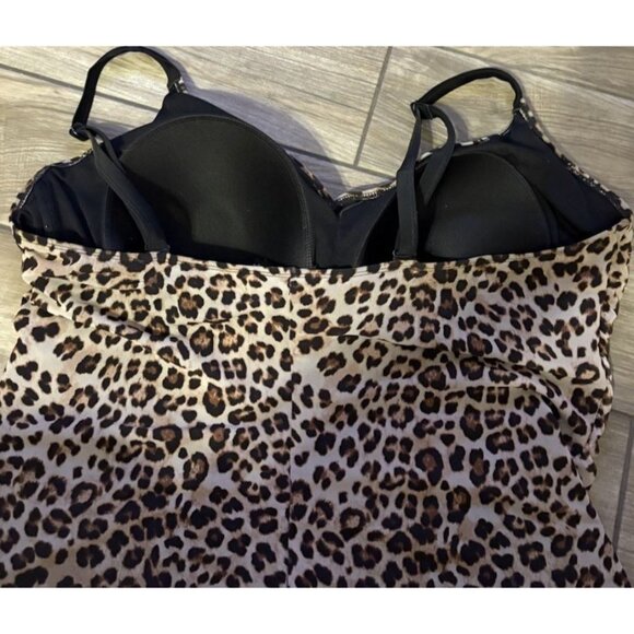 Torrid Size 5 One Piece Swimsuit Adjustable Strap Leopard Print Bra Cups - Picture 3 of 5